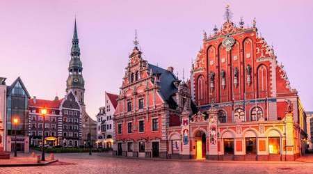 Riga - Plaza del Ayuntamiento - Torre de la Iglesia de San Pedro