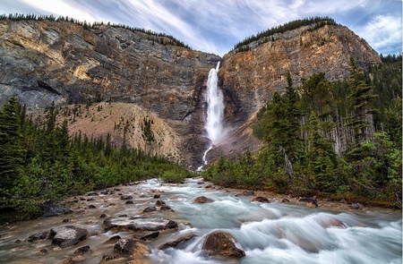 Takakkaw Falls