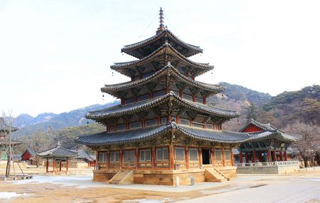 Pagoda de madera de Palsangjeon en el complejo de Beopjusa