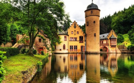 Castillo de Mespelbrunn