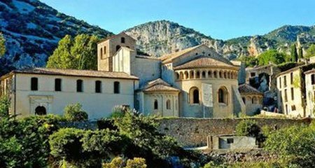 Saint-Guilhem-le-D&eacutesert