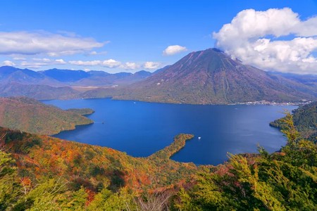 Lago Chuzenji a los pies del Monte Nantai