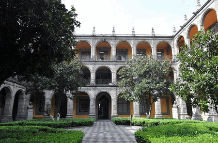 Patio del Colegio San Ildefonso