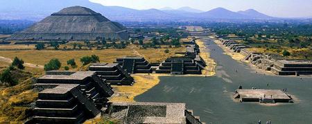 Teotihuacan: Calzada de los Muertos