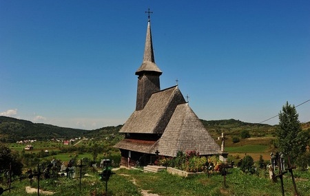 Iglesia de madera de Rona de Jos