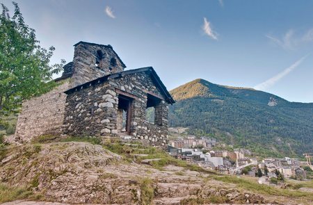 Les Bons: Iglesia de San Roman