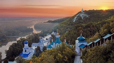 Sviatohirsk o Svyatogorsk Lavra