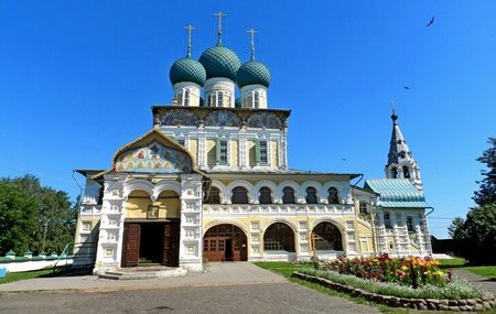 Tutayev: Catedral de la Resureccion