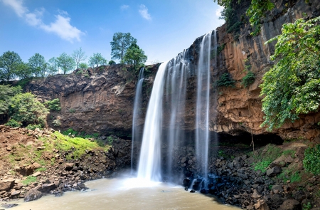 Cascada Phu Cuong