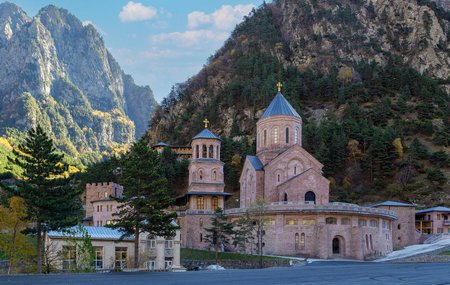 Monasterio de Dariali