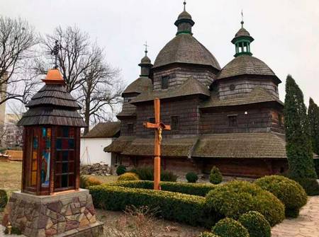 Zhovkva: Iglesia de madera de la Santísima Trinidad